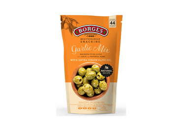 Green olives with garlic marinade