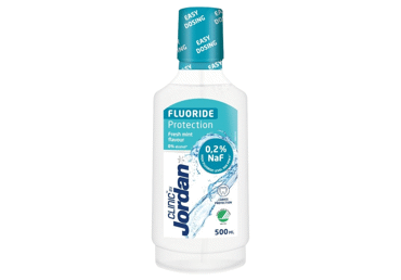 JORDAN „Clinic Fluoride Protection“ burnos skalavimo skystis, 500 ml